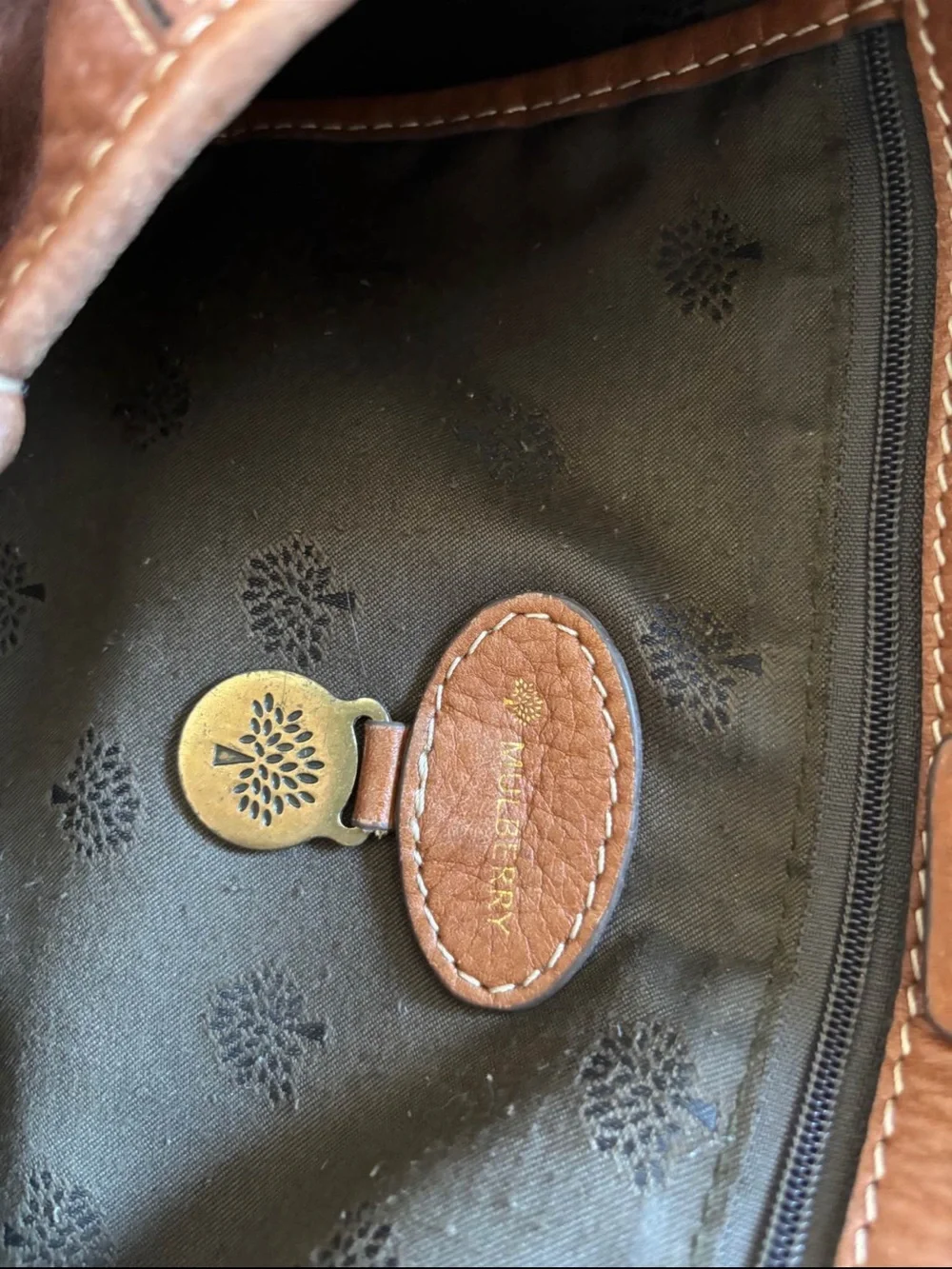 Mulberry Brown Leather Shoulder Bag with Front Zip Pocket
